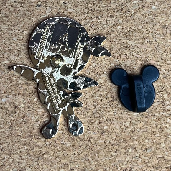 50th Anniversary Orange Bird Pin - Picture 3 of 3